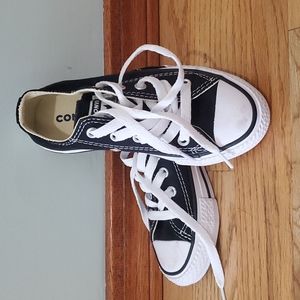 Converse lowtop, kids 10.5, Black